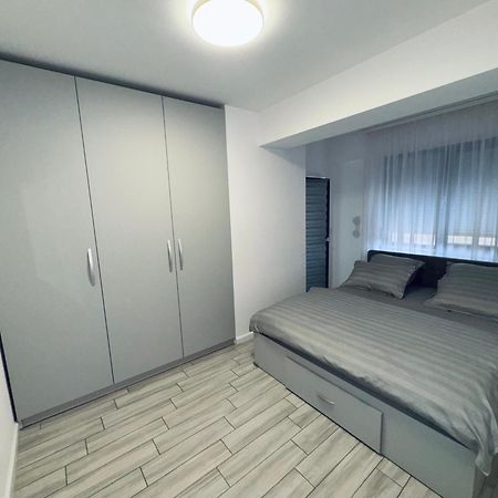 Come&Enjoy Craiova Bagian luar foto