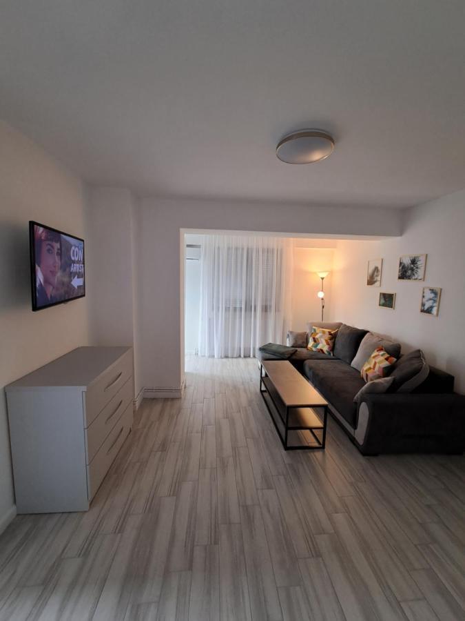 Come&Enjoy Craiova Bagian luar foto