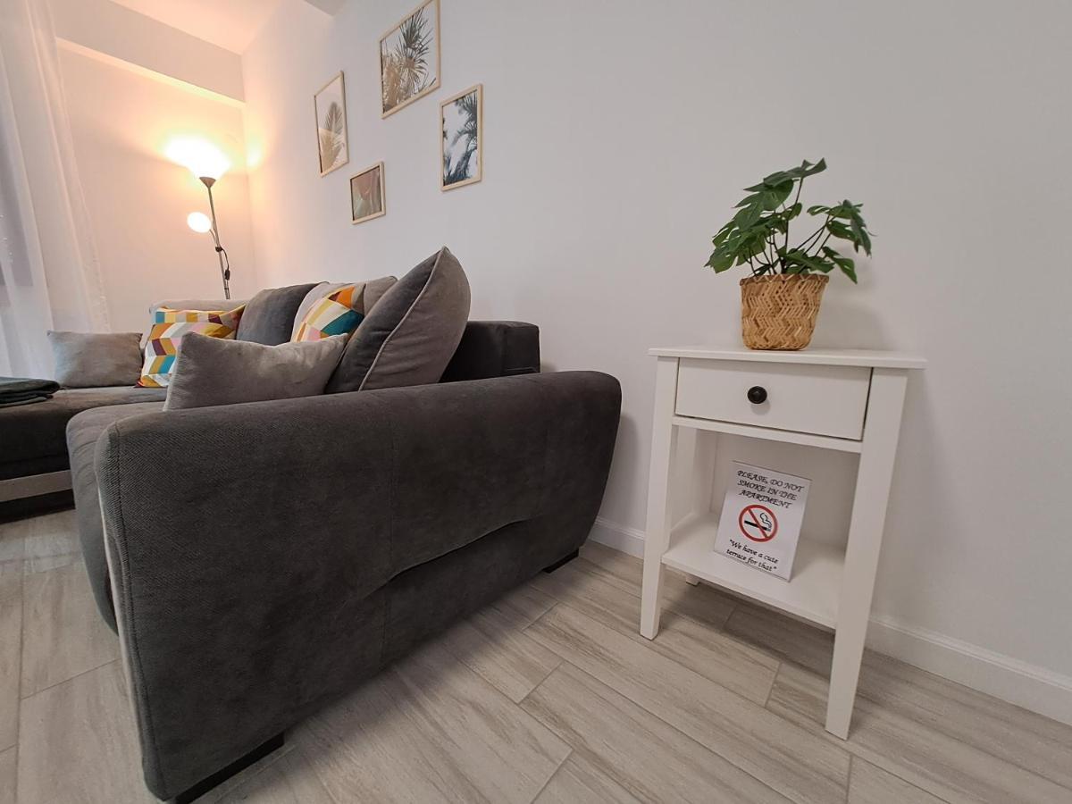 Come&Enjoy Craiova Bagian luar foto